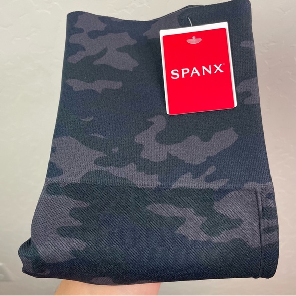 Spanx Look at Me Now Seamless High-Waisted Full Length Camo Leggings Sz S NEW - Picture 15 of 16